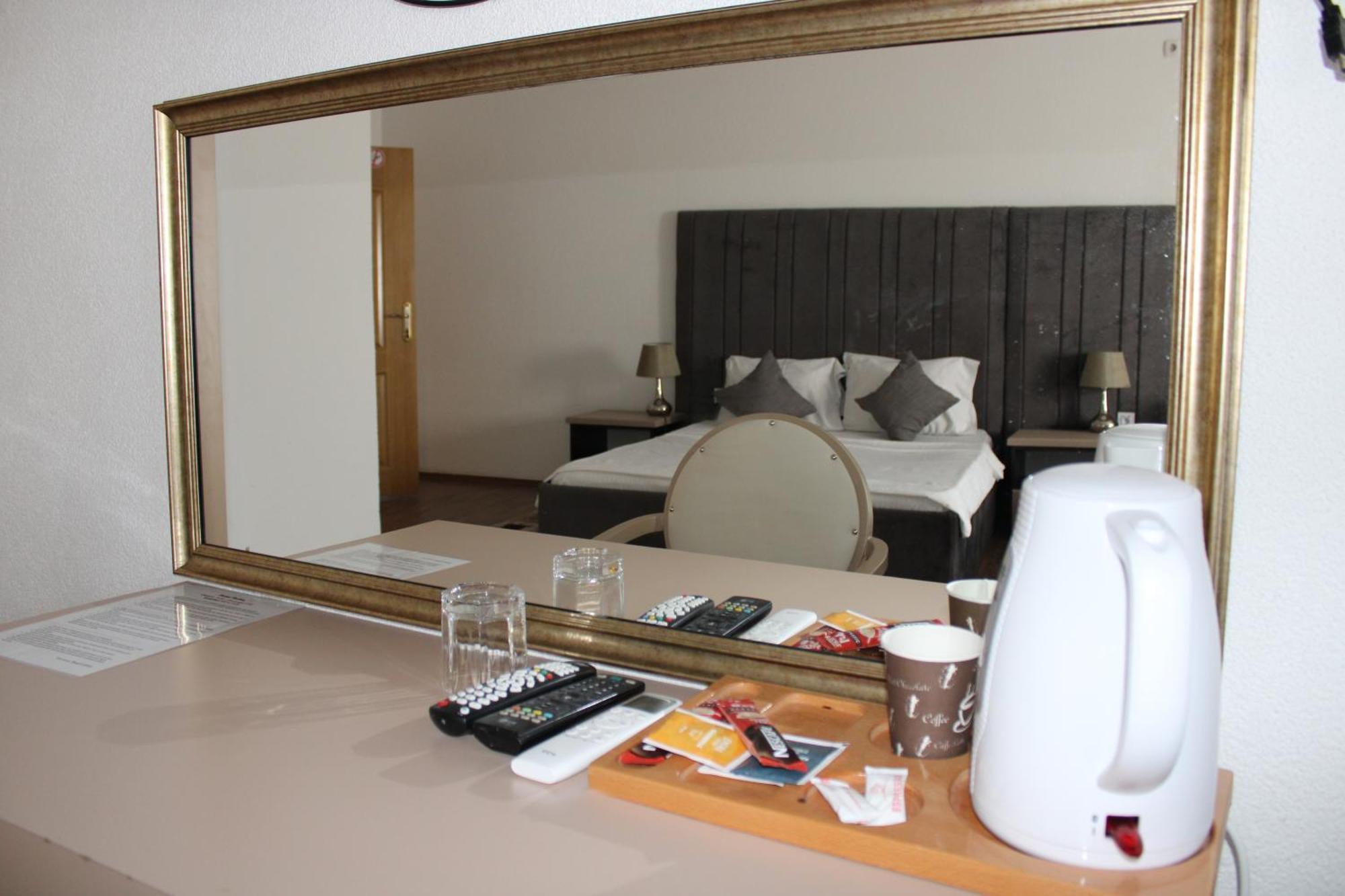 Hotel Cleon Prizren Esterno foto