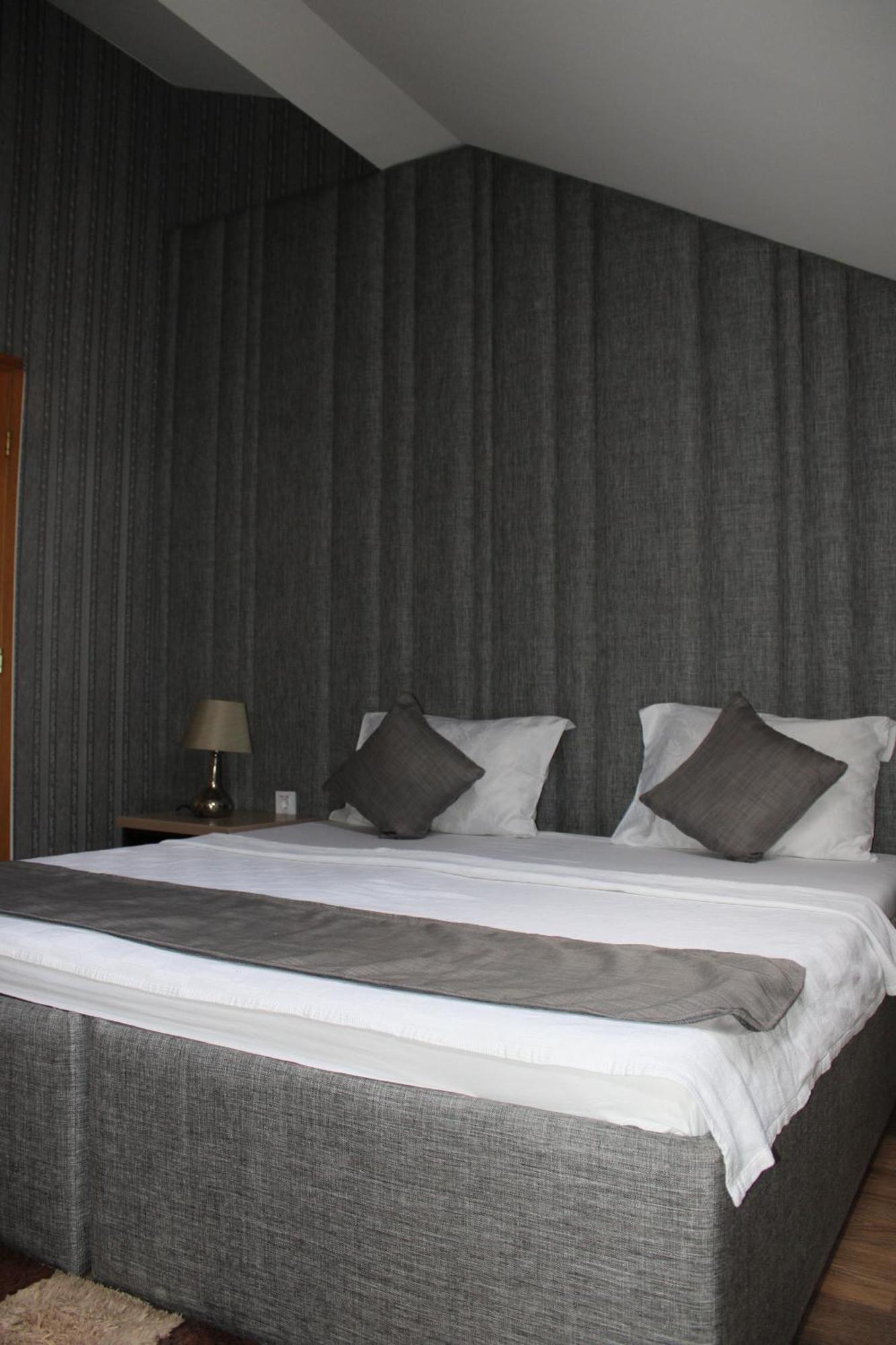 Hotel Cleon Prizren Esterno foto