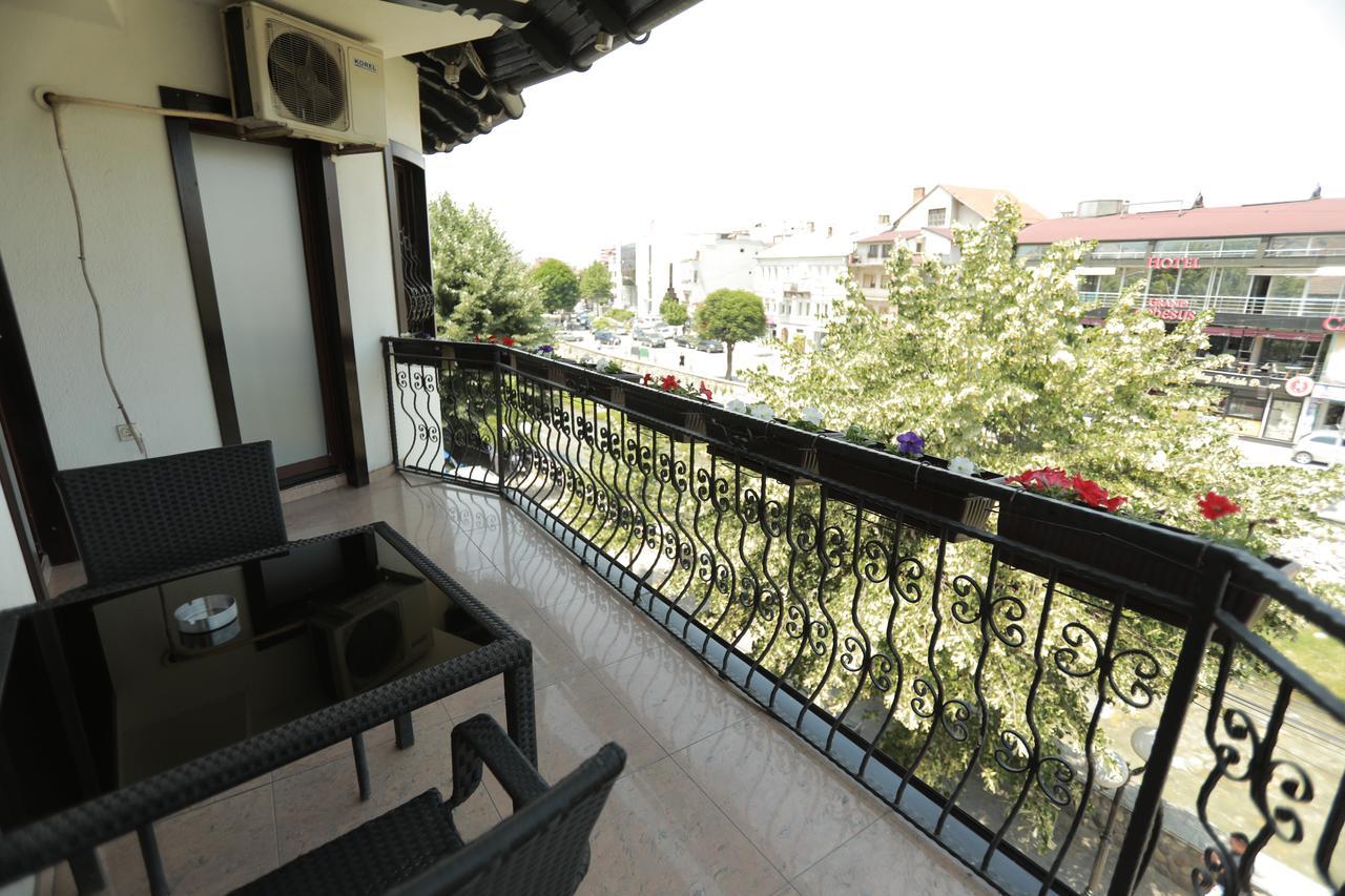 Hotel Cleon Prizren Esterno foto